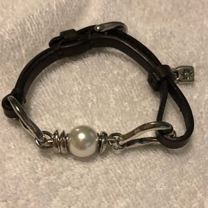 Uno de 50 choper leather pearl bracelet (unode50)